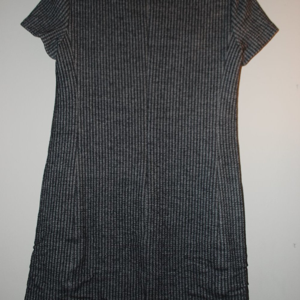Theory Wool Shift Dress with Pockets - Picture 5 of 5